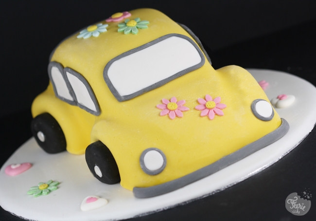 Gâteau voiture coccinelle 3D