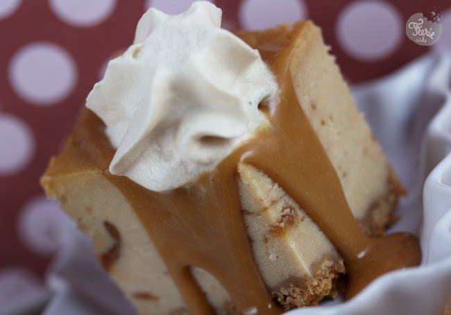 Cheesecake speculoos, sauce speculoos et chantilly au café