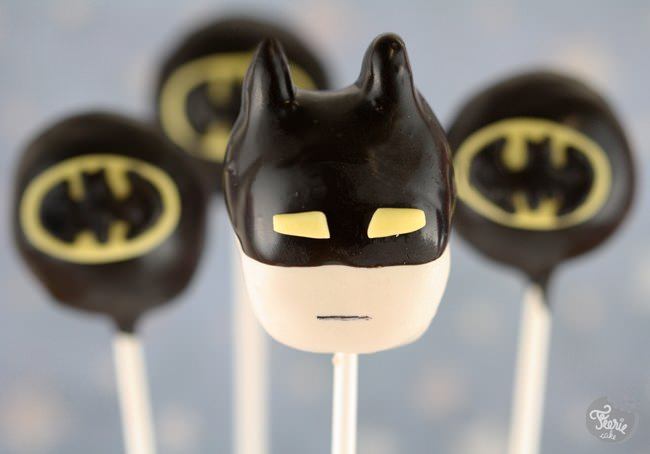 Batman cake pops !