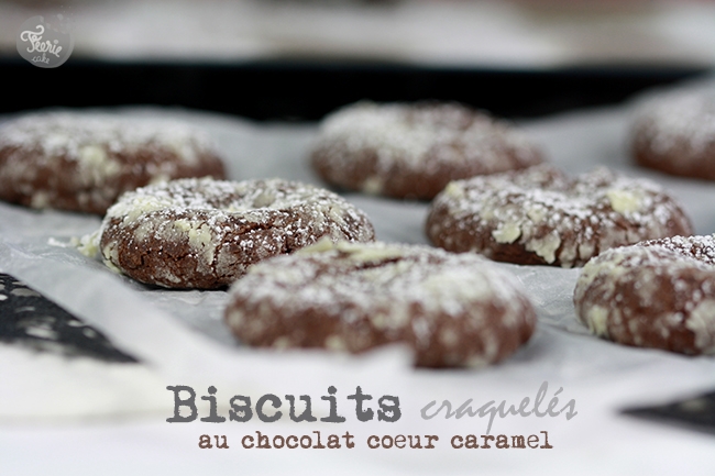 Biscuits craquelés au chocolat coeur caramel 