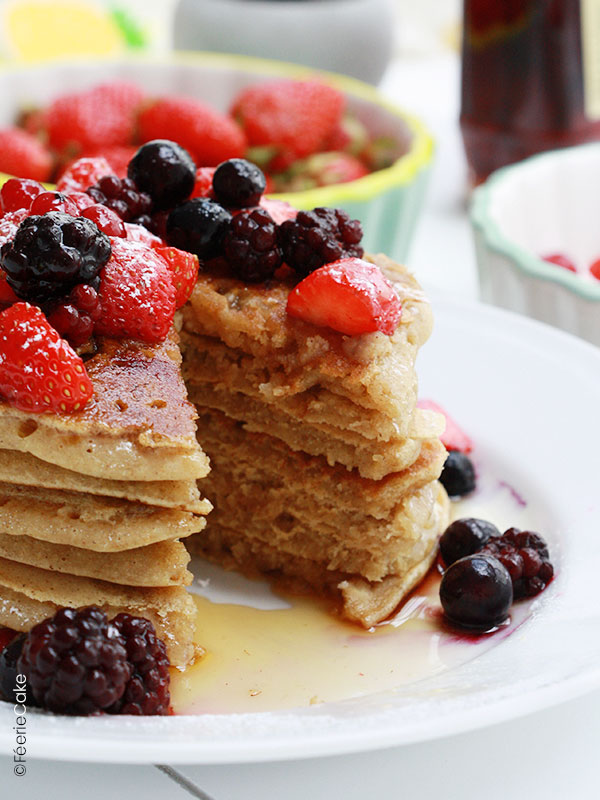 Recette vegan de pancakes aux fruits rouges