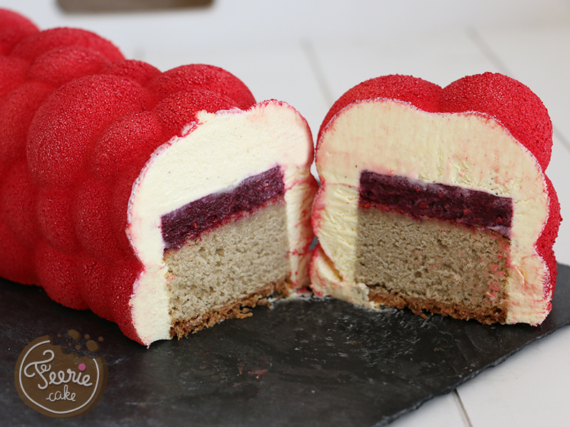 Entremet vanille, fruits rouges, pistache