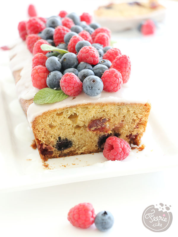 Cake au citron cranberries et fruits rouges de Féerie Cake