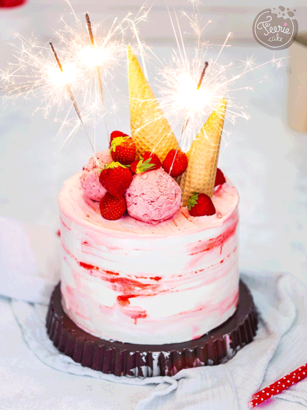 Layer cake à la fraise pour l'anniversaire de Féerie Cake