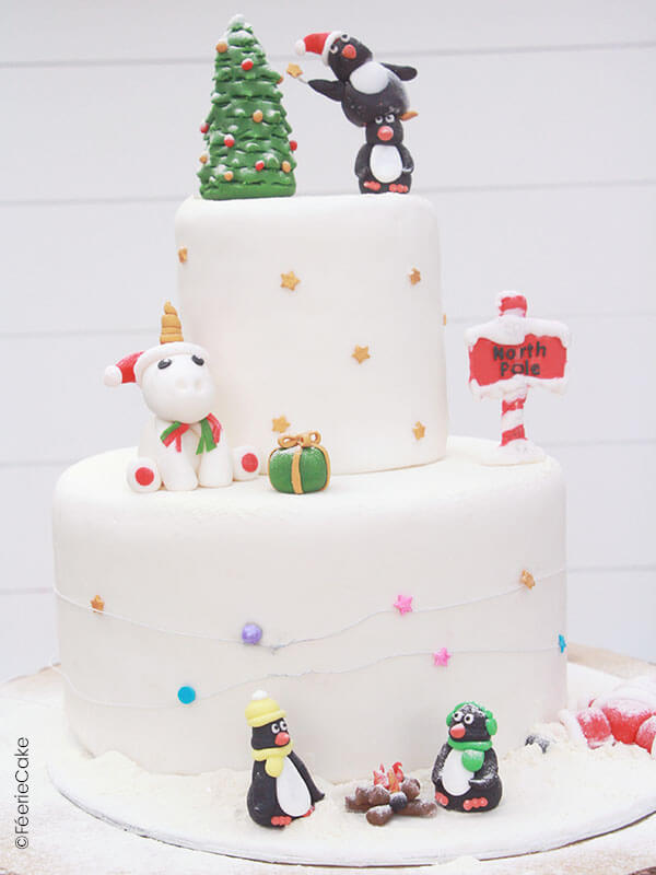  Gâteau en pâte à sucre : Père Noël, Licorne et sapins !