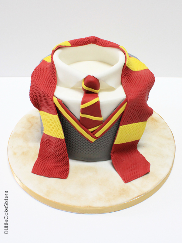 Etape du gâteau en pâte à sucre Harry Potter