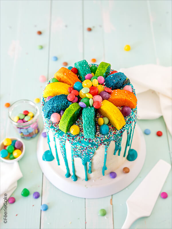 Le Rainbow Cake Pinata Feerie Cake